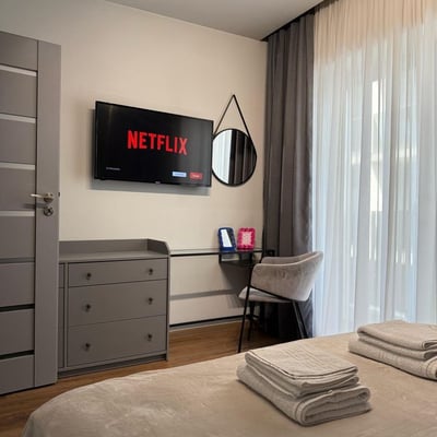 Аренда современной 2-комнатной квартиры с отдельной кухней, 77 м², Мамая, Констанца, Румыния